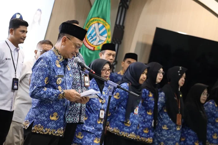 PIDATO - Wali Kota Pontianak Edi Rusdi Kamtono membacakan sambutan Menteri Dalam Negeri dalam rangka Hari Otonomi Daerah 2026