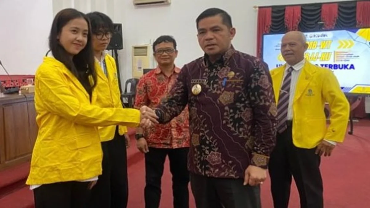 Wakil Bupati Landak, Erani, membuka Orientasi Studi Mahasiswa Baru dan Pelatihan Keterampilan Belajar Jarak Jauh Universitas Terbuka Landak.