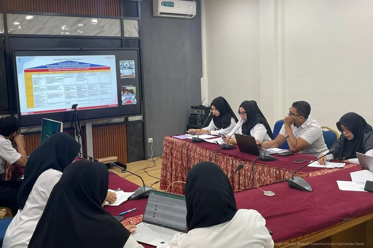 Kantor Wilayah Kementerian Hukum Kalimantan Barat menggelar Focus Group Discussion (FGD) pada Rabu (19/3). Kegiatan ini membahas urgensi penyusunan Peraturan Menteri Hukum tentang Petunjuk Pelaksanaan dan Petunjuk Teknis Jabatan Fungsional Penyuluh Hukum.