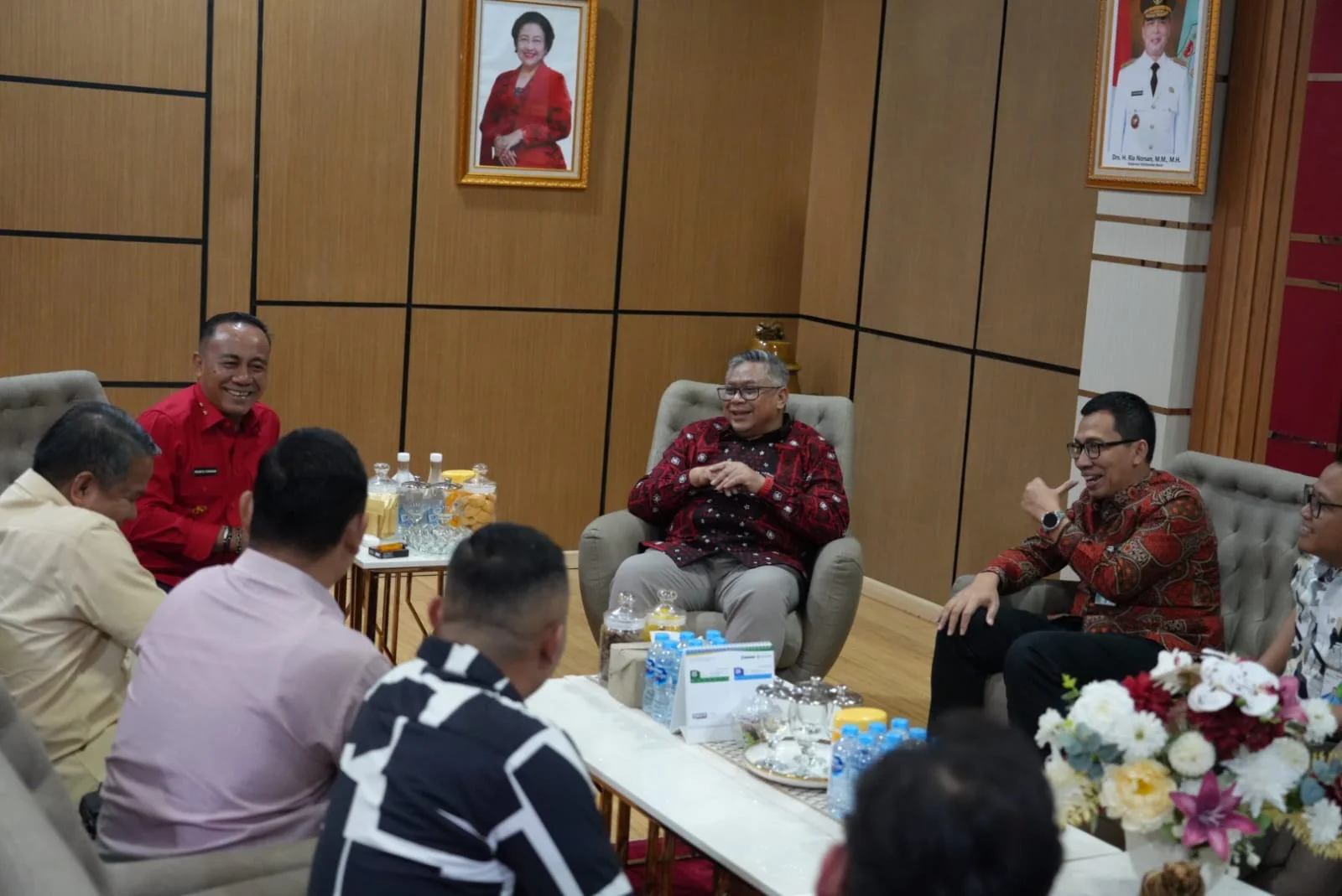 AUDIENSI - Wakil Gubernur Kalimantan Barat Krisantus Kurniawan saat menerima audiensi Dewan Pengawas BPJS Ketenagakerjaan, Swartoko, di Ruang Kerja Wakil Gubernur Kalbar, Jumat (22/5/2026).
