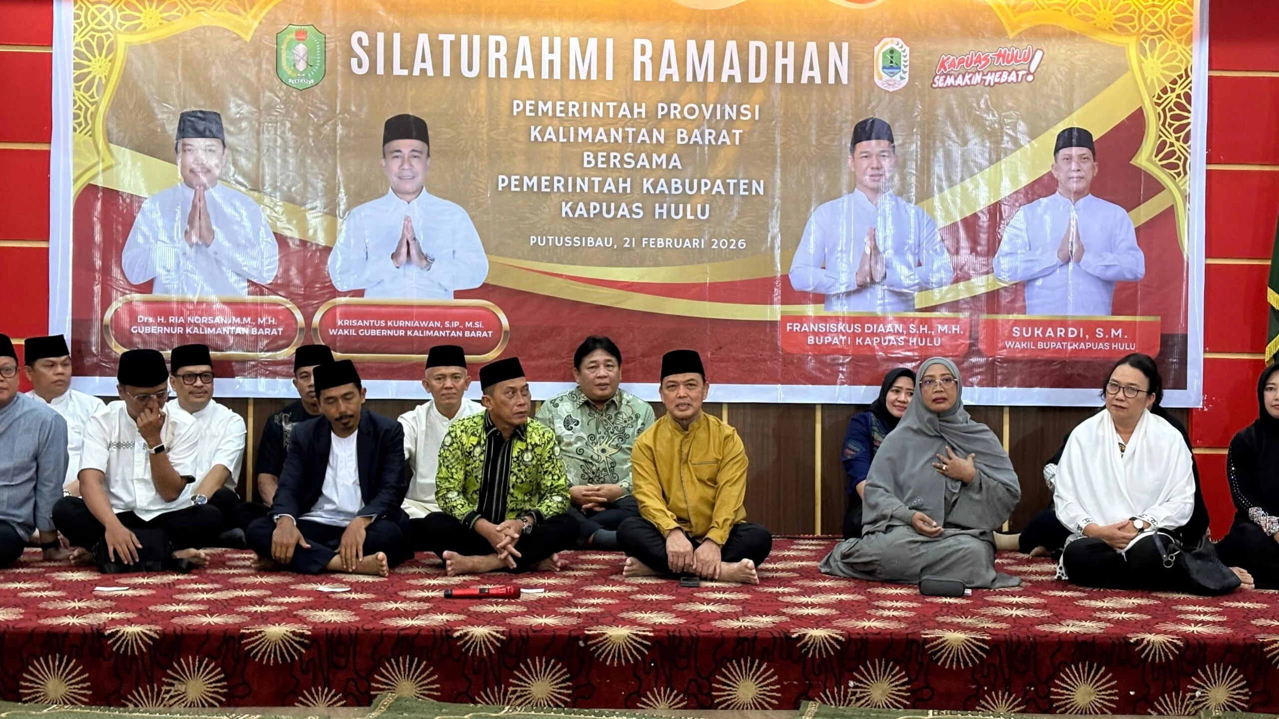 SAFARI RAMADAN - Gubernur Ria Norsan saat mengikuti safari ramadan perdana di Kabupaten Kapuas Hulu, Sabtu (21/2/2026)