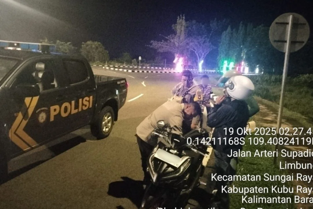 Patroli Skala Besar Polsek Sungai Raya Bubarkan Aksi Balap Liar di Arteri Supadio. (FOTO: HUMAS POLRES)