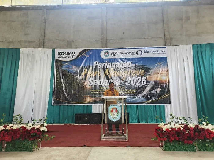 SAMBUTAN - Kepala Desa Medan Mas, Kabupaten Kubu Raya, Dharma Wira saat memberikan sambutan pada kegiatan Kolase Jurnalis Camp (KJC) 2026 di Desa Medan Mas Kecamatan Batu Ampar Kabupaten Kubu Raya pada 24-26 Juli 2026.