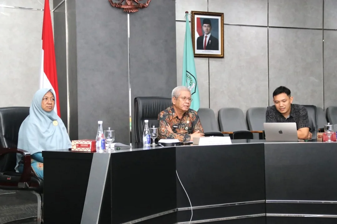 Jantung Borneo Terancam Kebakaran Hutan, Sekda Kalbar Wawancara Under2 Coalition Bahas Target Tekan Emisi Karbon 60%. (FOTO: ADPIM)