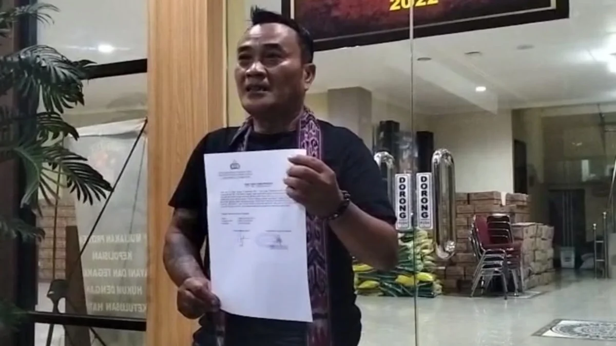 Ormas Dayak Kalbar resmi melaporkan akun TikTok Risky Ka’bah ke Polda Kalbar atas dugaan penghinaan terhadap suku Dayak.
