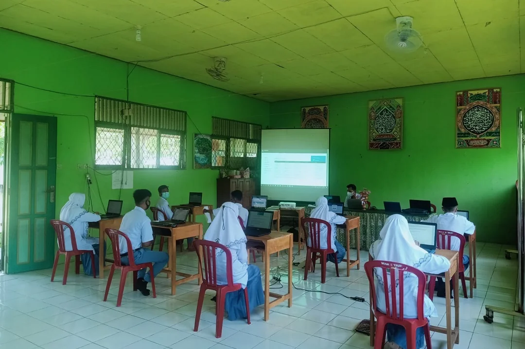 Datang Bukan Hanya untuk Bertanding: Siswa MAN 3 Tabalong Berjuang di Olimpiade Madrasah Indonesia. (FOTO: KEMENAG KALSEL)