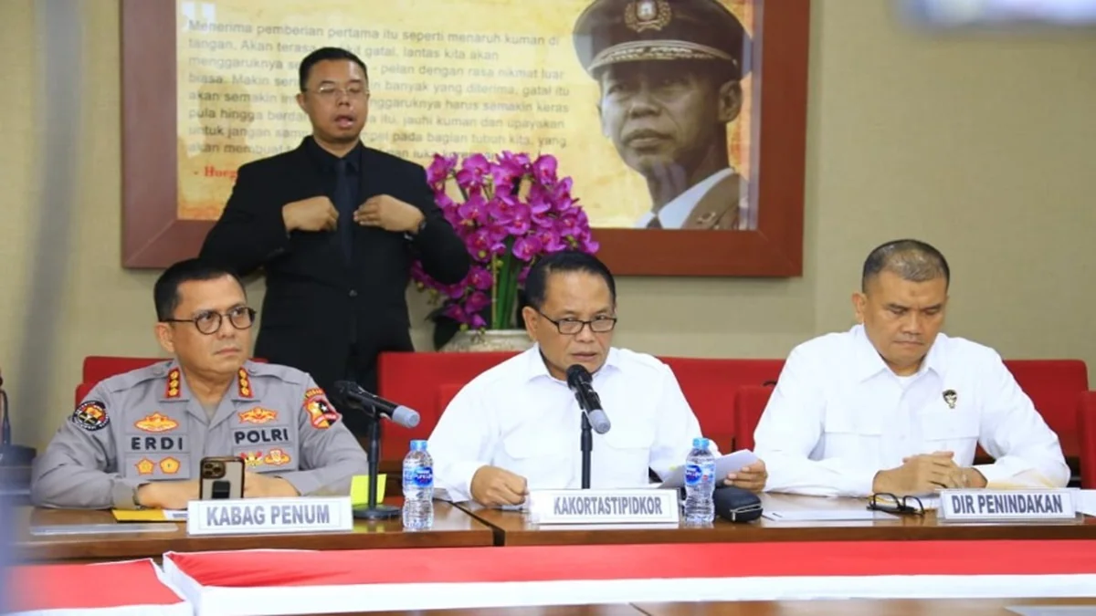 Kortas Tipidkor Polri menetapkan empat tersangka dalam kasus dugaan korupsi proyek PLTU 1 Kalimantan Barat senilai ratusan miliar rupiah.
