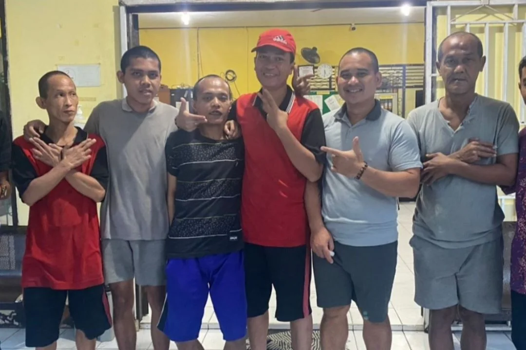 Dinyatakan Sembuh, Dua Pasien ODGJ Kayong Utara Dipulangkan dari RSJ Bodok ke Keluarga. (FOTO: DINSOS KKU)