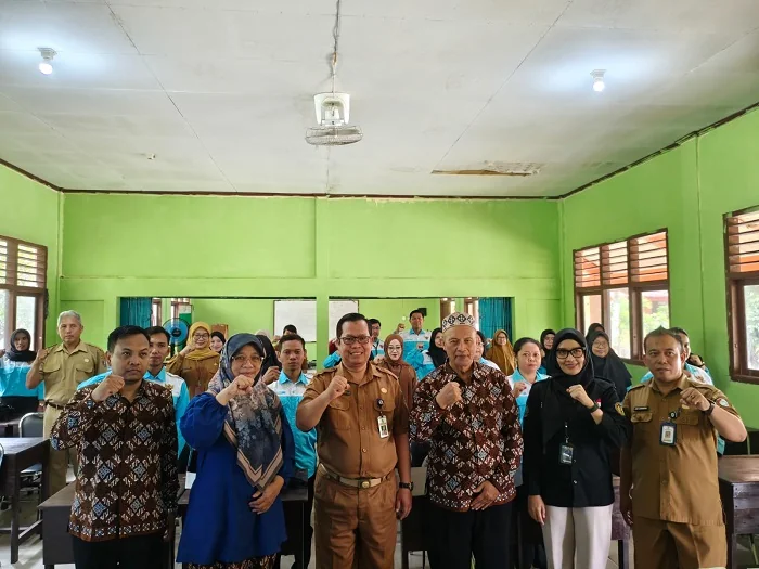 WORKSHOP - Universitas Gadjah Mada (UGM) menggelar workshop "Pemberdayaan Pendidik di Kabupaten Mempawah dan Sekitarnya di Kalimantan Barat dalam Menghadapi Kecerdasan Buatan di Era The Great Shifting", Selasa (4/8/2026). Kegiatan itu merupakan bagian dar