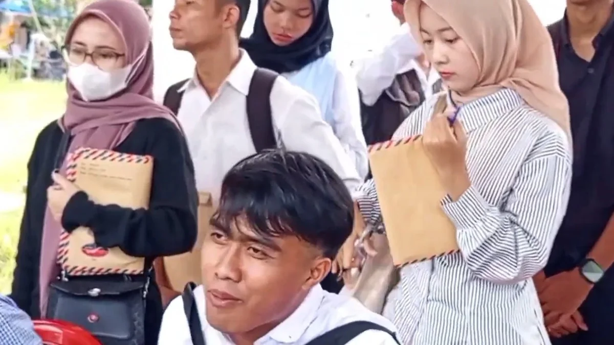 Kementerian Ketenagakerjaan memastikan kuota Program Magang Nasional 2025 akan dibagikan ke seluruh provinsi sesuai proporsi lulusan perguruan tinggi. Peserta magang berpeluang mendapat uang saku hingga Rp3,3 juta per bulan.