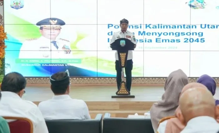 Gubernur Dr. H. Zainal Arifin Paliwang.