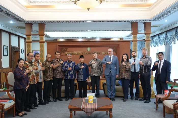 KUNKER - Gubernur Ria Norsan menerima kunjungan kerja Duta Besar Rusia untuk Indonesia di Ruang Kerja Gubernur Kalbar pada Jumat (27/2/2026)
