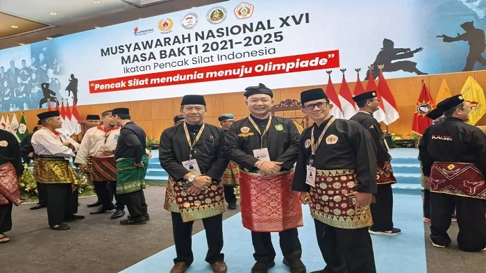 Bupati Ketapang, Alexander Wilyo (tengah) hadir dalam Munas XVI IPSI pusat.