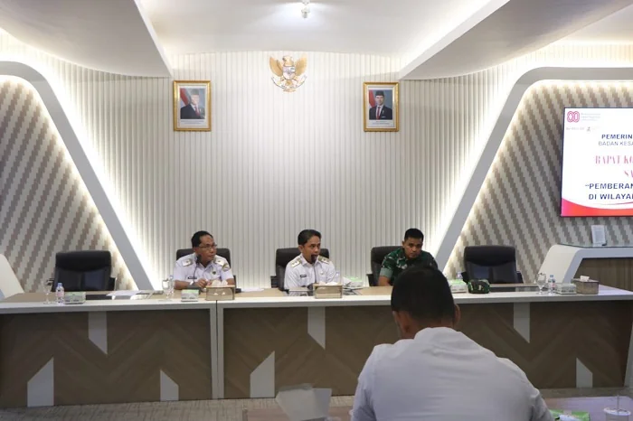 RAPAT KORDINASI - Wakil Wali Kota Pontianak Bahasan saat memimpin rapat koordinasi bersama Satgas Premanisme.