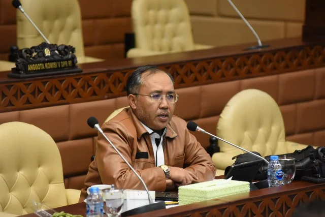 Anggota Komisi V DPR RI Suryadi Jaya Purnama. Foto: Arief/vel (parlementaria)