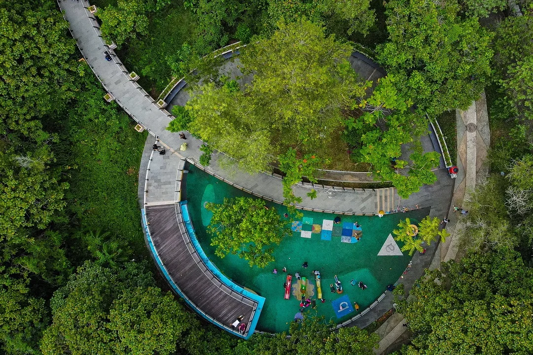 Foto udara salah satu taman kota di Pontianak. | Pontianak Raih Peringkat ke-12 Kota Paling Berkelanjutan Nasional, Bukti Komitmen 'Kota Hijau'. (FOTO: ISTIMEWA)