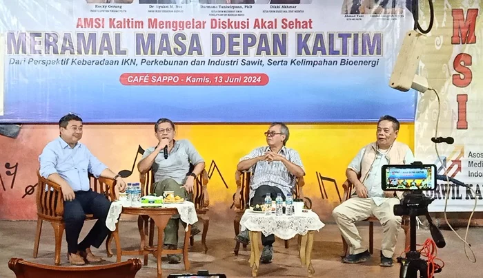 Asosiasi Media Siber Indonesia (AMSI) Kaltim bersama Forum Diskusi Akal Sehat Indonesia di Caffe Sappo, Jl. Letjen Suprapto.