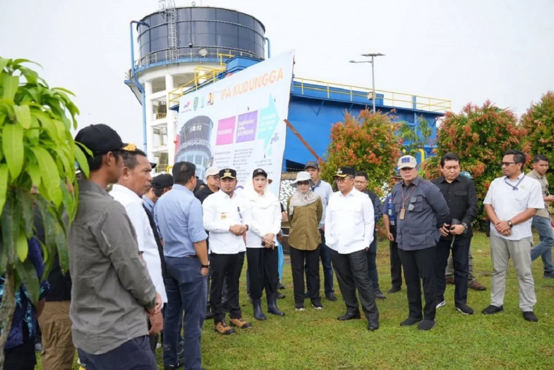 Harum: Kunjungi Void Batu Arang, Gubernur Kaltim Pastikan Lahan Eks Tambang Beri Manfaat bagi Masyarakat. (FOTO: ADPIM)