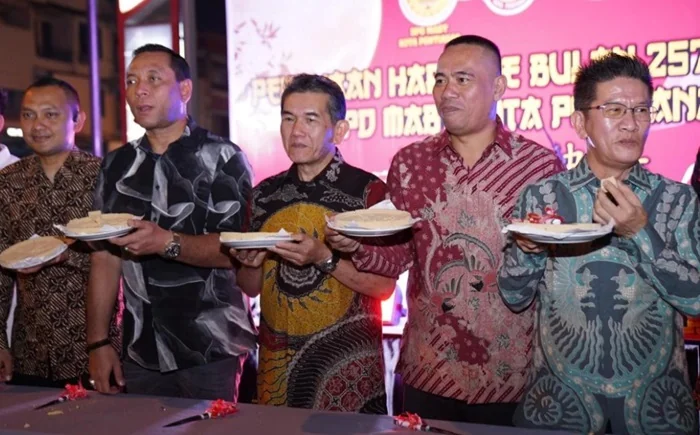 Penjabat (Pj) Wali Kota Pontianak Ani Sofian mengapresiasi digelarnya Perayaan Hari Kue Bulan di Kota Pontianak.