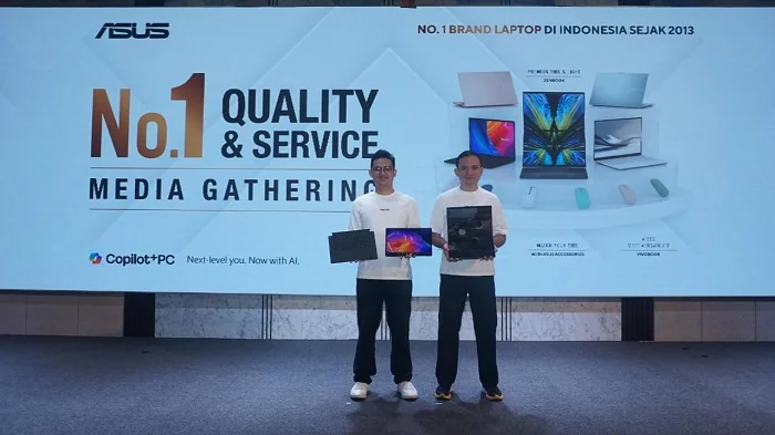 GATHERING - kiri ke kanan: Adrian Pradipta – Technical Public Relations of ASUS Indonesia dan Brama Setyadi – Head of Public Relations and Digital ASUS Indonesia dalam ASUS No.1 Quality & Service Media Gathering Pontianak 2026/Istimewa.