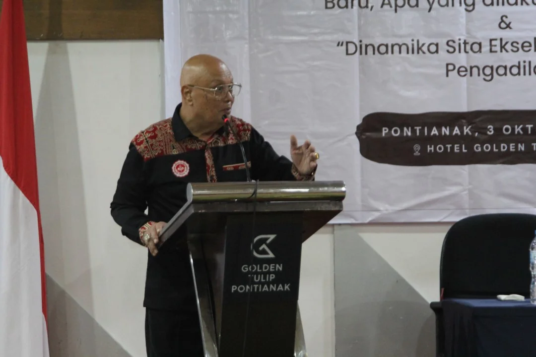 Ketua DPD IKADIN Kalbar, Daniel Edward Tangkau. | Advokat Kalbar Siapkan Diri: IKADIN Gelar Diskusi Mendalam Soal KUHP dan KUHAP Baru. (FOTO: ANWAR)