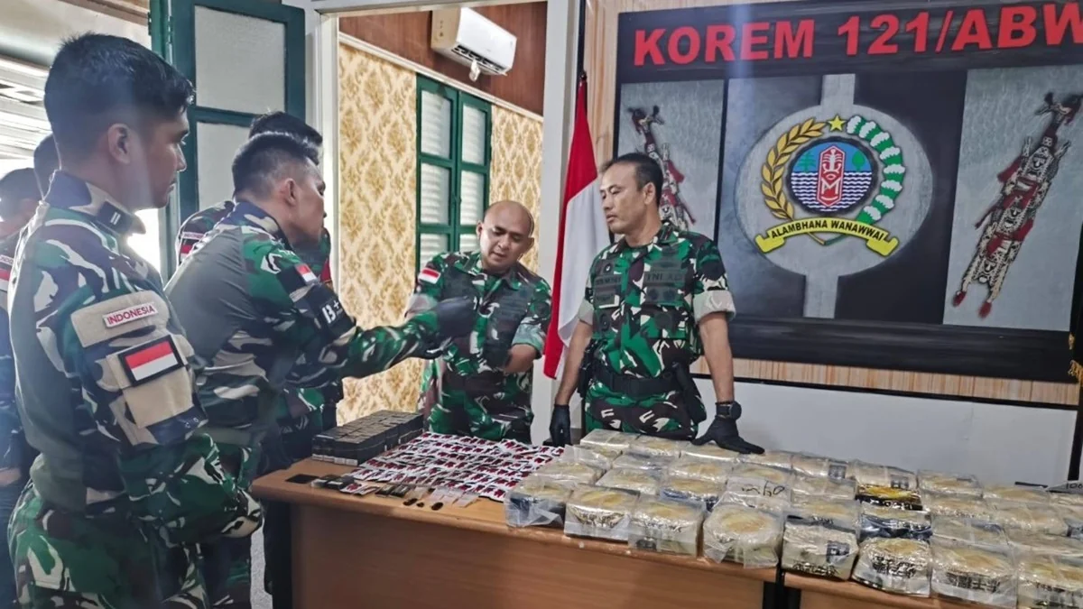 Satgas Pamtas RI-Malaysia Yonarhanud 1/PBC Kostrad berhasil menggagalkan penyelundupan 63 Kg sabu yang disamarkan dalam kemasan POD elektrik di Entikong, Kalbar. Foto: Korem 121/ABW