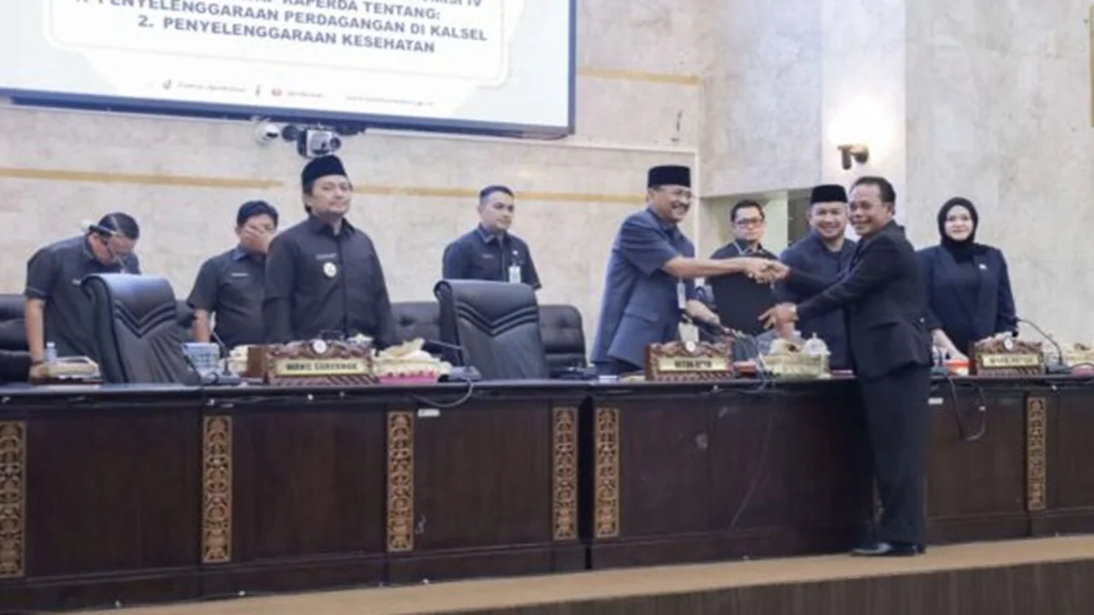 DPRD Kalimantan Selatan menggelar rapat paripurna membahas lima Raperda penting, mulai dari perdagangan, kesehatan, pengelolaan aset daerah, hingga APBD 2026.