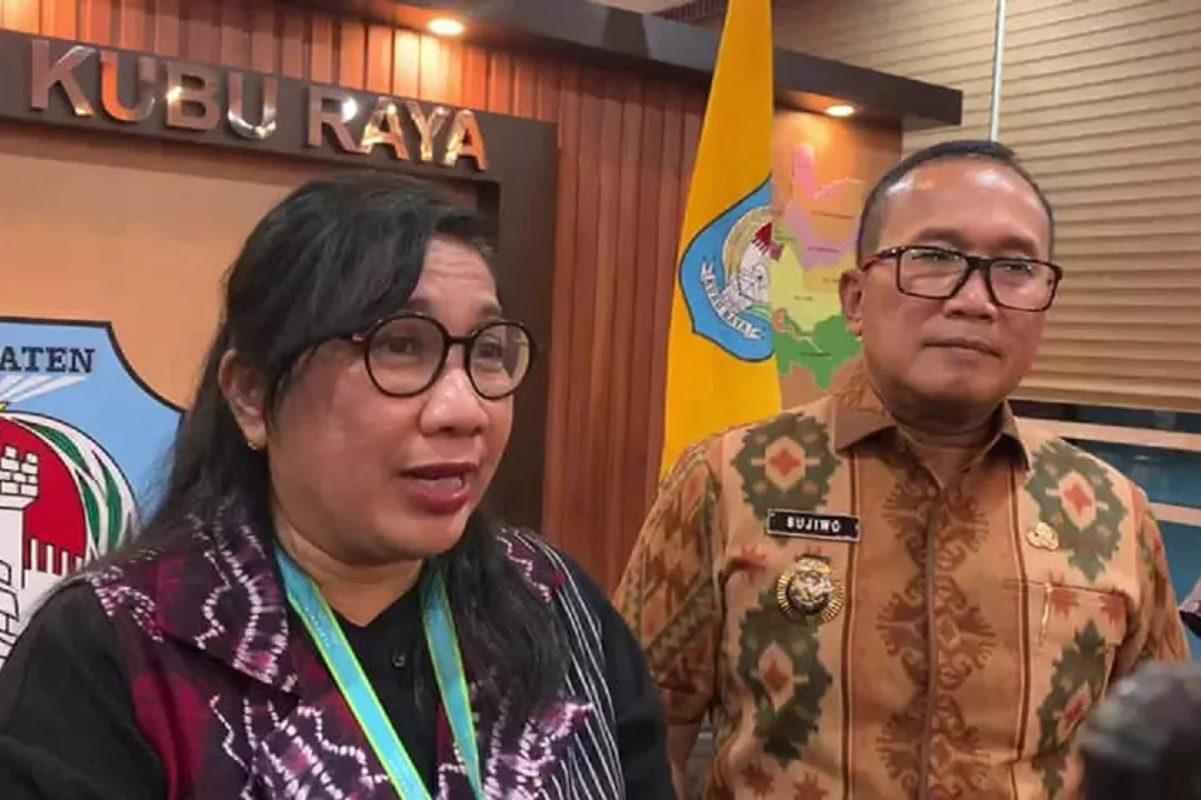 Kekecewaan Bupati Sujiwo Buat GM Angkasa Pura 'Cantik' Datang dan Minta Maaf. (FOTO: ISTIMEWA)