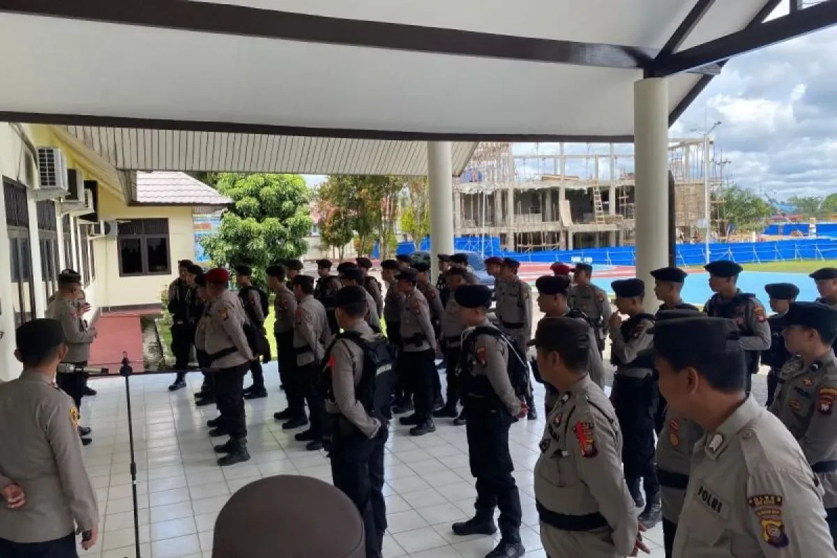 Gelar Pasukan Polres Sekadau untuk pengamanan pelaksanaan pemungutan suara Pilkada 2024 (ANTARA).