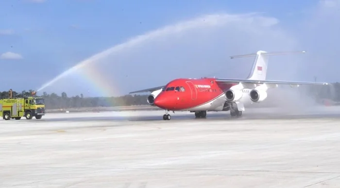 Presiden Joko Widodo melakukan pendaratan perdana di Bandara Nusantara, kawasan Ibu Kota Nusantara (IKN), Provinsi Kalimantan Timur, dengan menggunakan Pesawat Kepresidenan RJ-85 pada Selasa, 24 September 2024, Foto: BPMI Setpres/Kris.