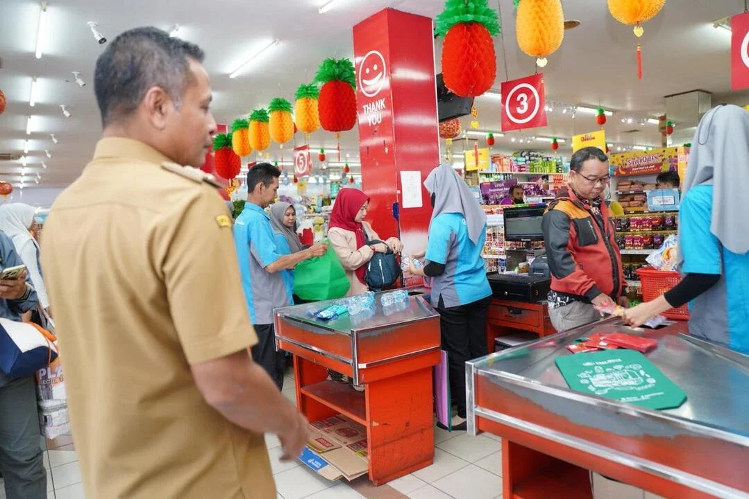 Warga Diimbau Bawa Kantong Belanja dari Rumah (Jepin Pontianak)