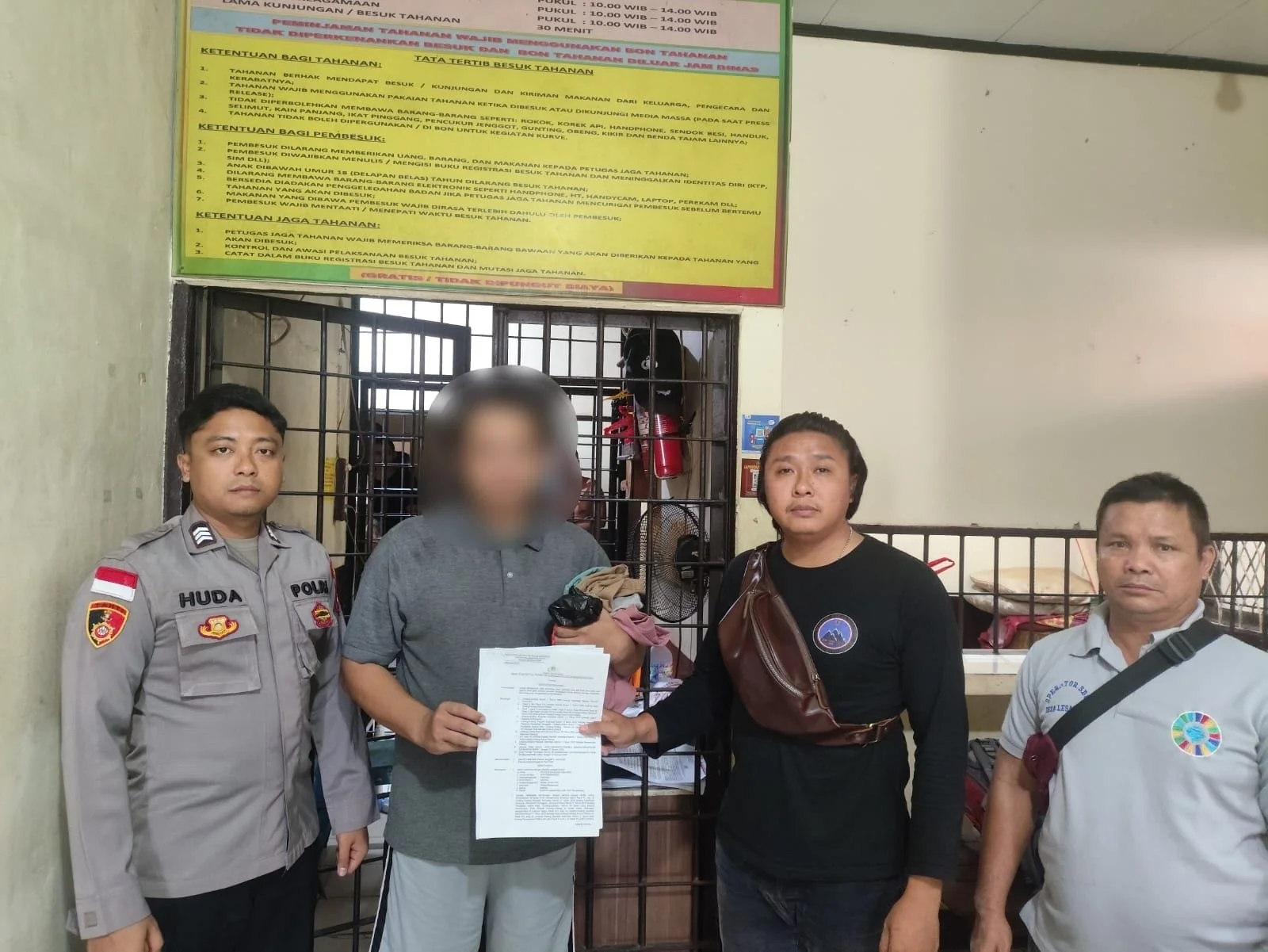DITAHAN - Tersangka Pidana Asusila Anak dibawah umur  dengan inisial PP berhasil ditangkap oleh petugas kepolisian