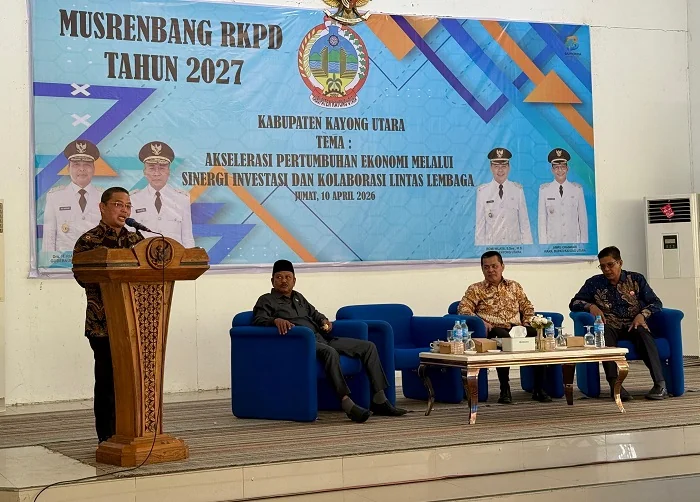 SAMBUTAN - Gubernur Ria Norsan menyampaikan sambutan saat hadir musrenbang di Kabupaten Kayong Utara, Jumat (10/04/2026)