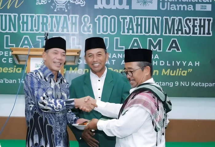 SYUKURAN - Wakil Bupati Ketapang, Jamhuri Amir, menghadiri peringatan Hari Lahir (Harlah) ke-103 Hijriah dan 100 tahun Masehi Nahdlatul Ulama yang digelar Pengurus Cabang Nahdlatul Ulama Kabupaten Ketapang di Gedung Bintang 9 PCNU Ketapang, Selasa (10/2/2
