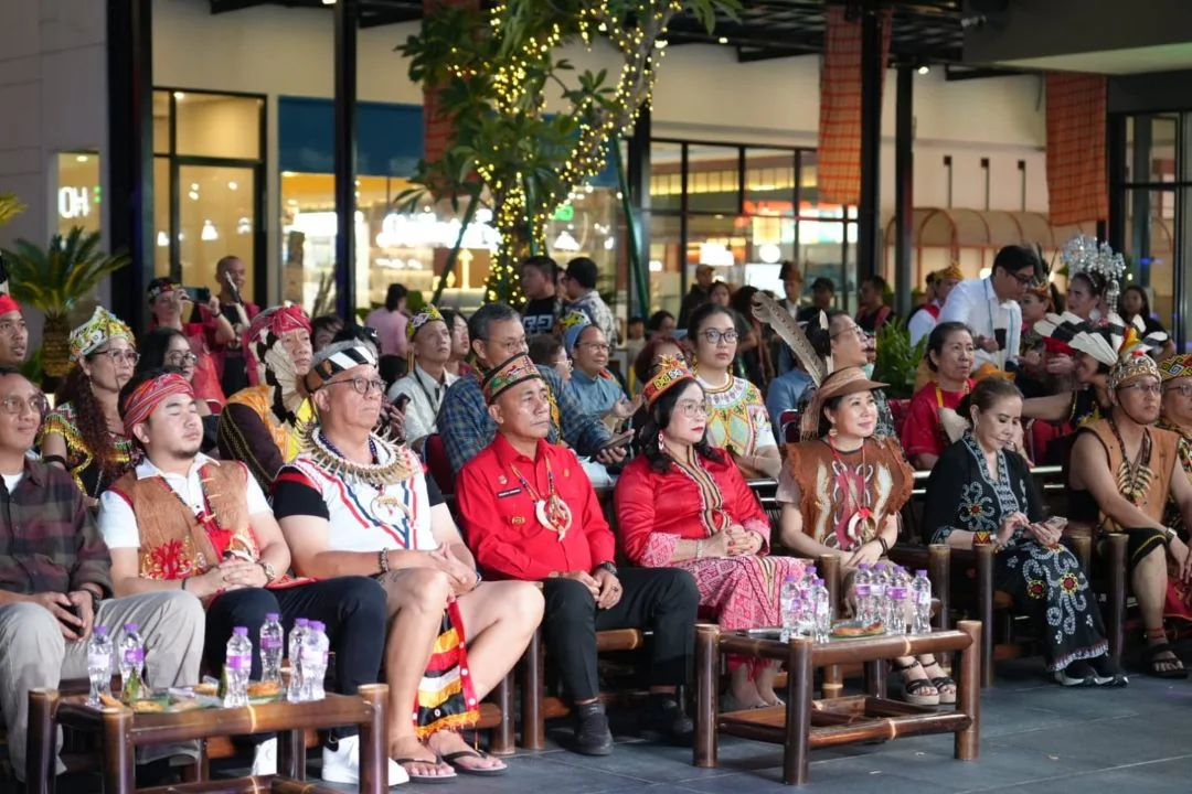 Wagub Krisantus di Gawai Dayak Tangerang: Hapus Stigma 'Asli' dan 'Pendatang', Budaya Dayak adalah Kekayaan Bangsa. (FOTO: ADPIM)