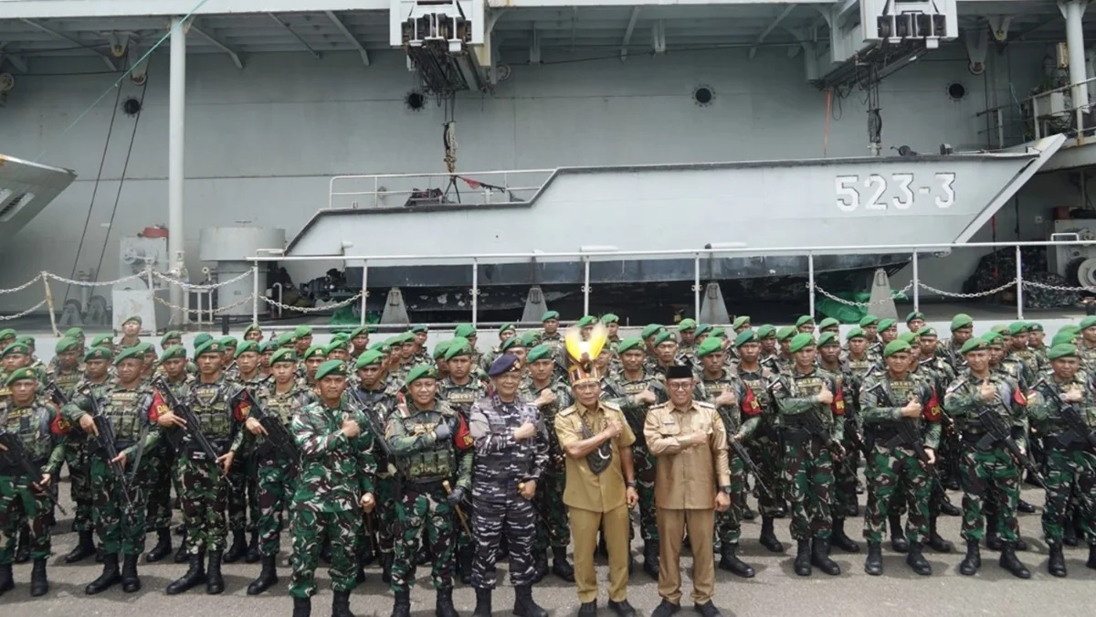 Gubernur Kaltara Zainal Paliwang apresiasi prajurit Yonif 614/Raja Pandita yang sukses membangun PLTMH di Papua. Foto: BIRO ADPIM
