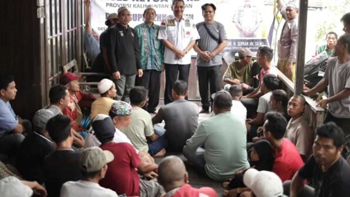 Ketua DPRD Kalsel H. Supian HK menyerap aspirasi masyarakat di 16 desa wilayah Hulu Sungai Utara dan Balangan selama reses masa sidang III 2025.