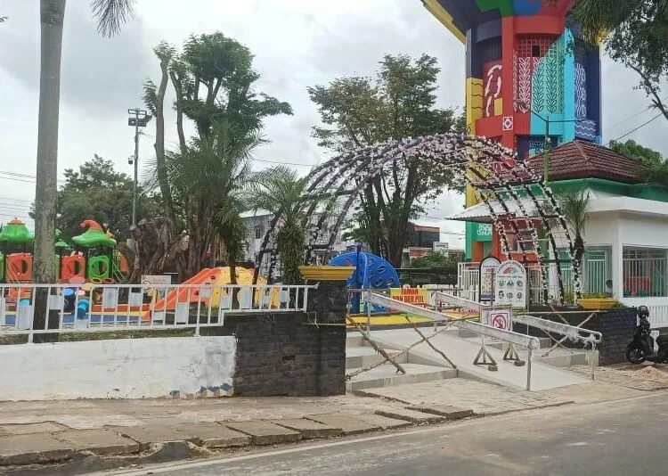 Taman Van Der Pijl Banjarbaru sebelum dibuka kembali (Poros Kalimantan)