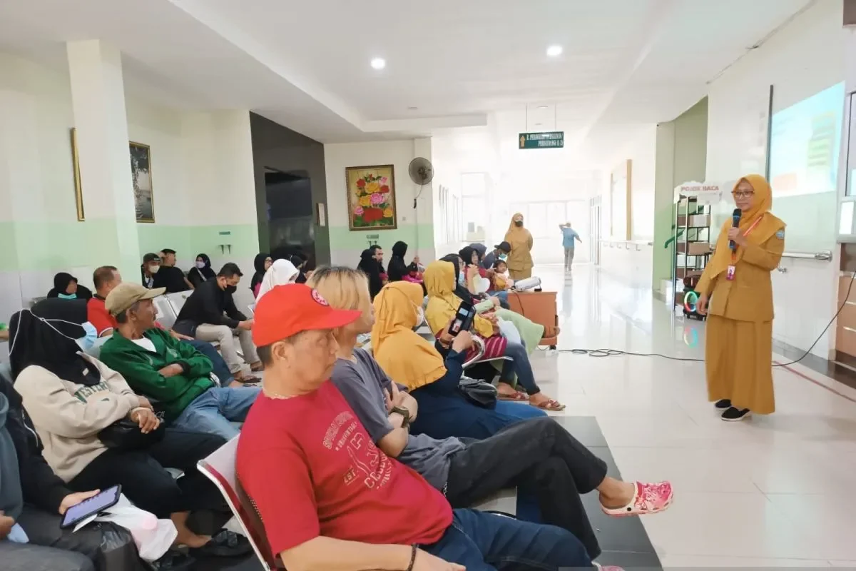 Penyuluhan pencegahan penyakit dispepsia oleh RSUD Pontianak. (ANTARA)