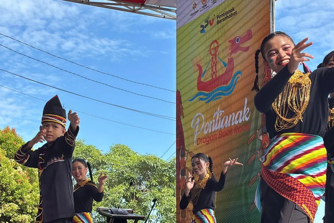 Buka Pontianak Dragon Boat Race 2025, Aksi Dikha "Aura Farming" dan Target Event Wisata Nasional. (FOTO: ADPIM)