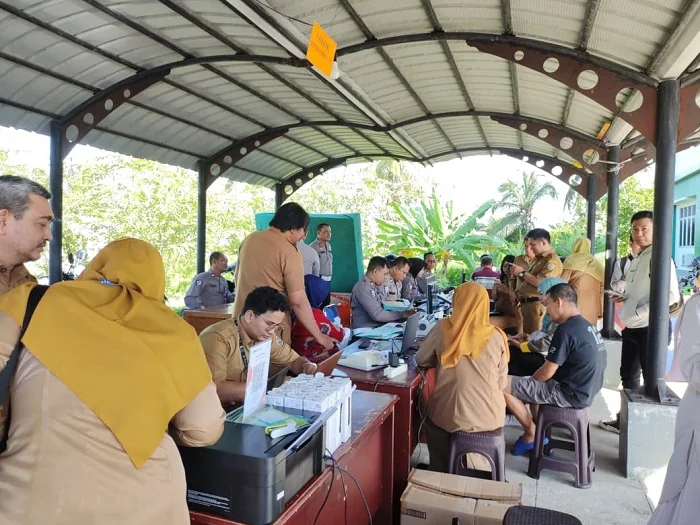 PELAYANAN -Suasana Pelayanan pajak Gokatan dan Go PBB di tiap kecamatan