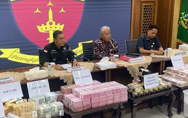 Kejagung Sita Hampir Rp1 Triliun dari Mantan Pejabat Mahkamah Agung.