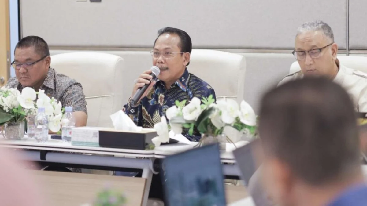 Komisi II DPRD Kalimantan Selatan serius mendorong pengembangan klaster industri dengan regulasi yang memudahkan investasi.