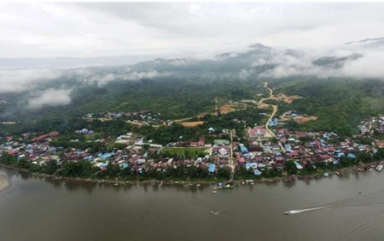 Wilayah kabupaten Mahakam Ulu (Mahulu) yang belum memiliki banyak akses jalan kecuali jalur sungai (IKN POS)