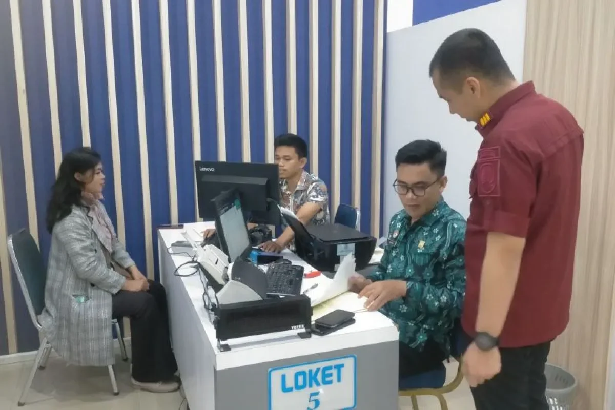 Layanan pembuatan paspor di imigrasi Singkawang.(ANTARA)