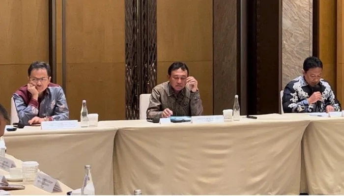 Wakil Gubernur Kalteng H. Edy Pratowo saat menghadiri Rakor Lintas Sektor RTRW Prov. Kalteng Tahun 2024-2044.