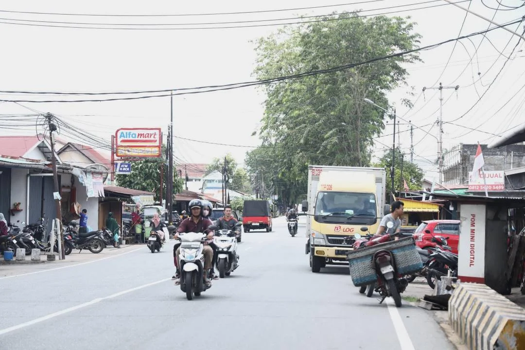 Kendala Pembebasan Lahan Jadi Sorotan, Pelebaran Jalan Komyos Sudarso Pontianak Ditargetkan Tuntas 2026. (FOTO: PROKOPIM)