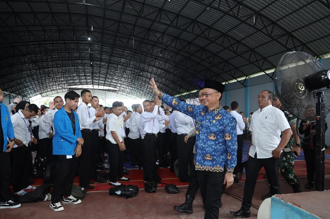 Wali Kota Pontianak, Edi Rusdi Kamtono menyapa mahasiwa U-PGRI Pontianak, Selasa (1/10/25). | Pontianak Kota Pelajar: 45 Ribu Mahasiswa Jadi Motor Utama Dinamika Ekonomi Kota. (FOTO: PROKOPIM)