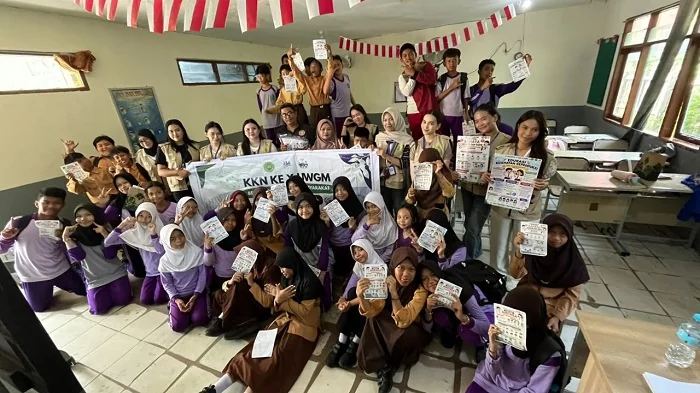 Tim Mahasiswa Kuliah Kerja Nyata (KKN) Universitas Widya Gama Mahakam (UWGM)Kelompok 1 Kelurahan Gunung Lingai