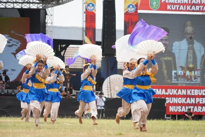 800 Penari Massal Meriahkan Pembukaan Festival ERAU 2024.
